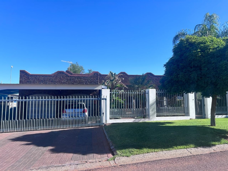 4 Bedroom Property for Sale in Keidebees Northern Cape